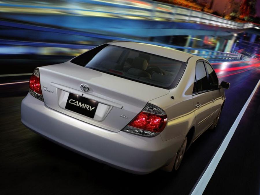  Toyota Camry 2004 года  (UAE) (фото 2 из 2)
